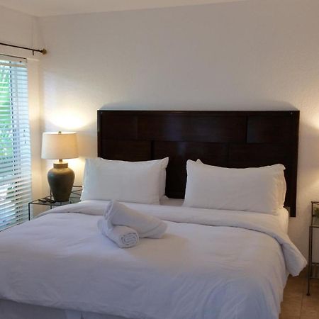 The Cabanas Guesthouse & Spa - Gay Resort Catering To Gay Men Oakland Park Kamer foto