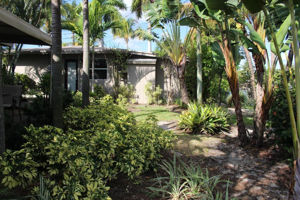 The Cabanas Guesthouse & Spa - Gay Resort Catering To Gay Men Oakland Park Buitenkant foto